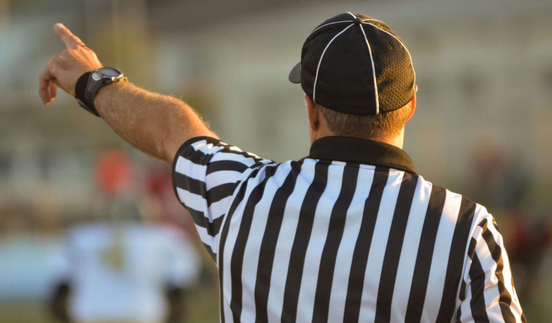 fm=f_103337 Referee signaling during a sports game.